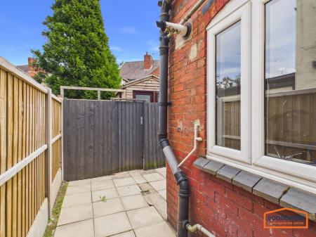 2 bedroom Terraced House to let in Union Street, Cannock, WS11