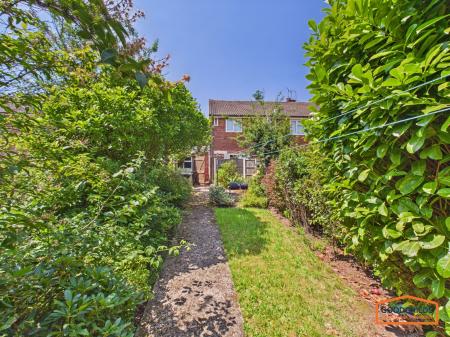 2 bedroom Flat for sale in Sadler Road, Walsall, WS8