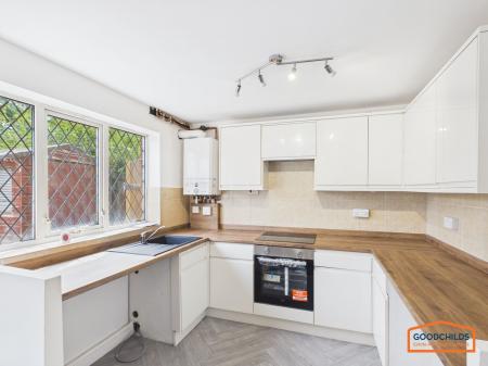 3 bedroom Semi-detached house to let in Cherwell Drive, Walsall, WS8