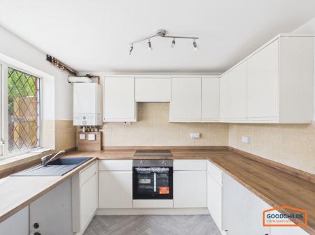 3 bedroom Semi-detached house to let in Cherwell Drive, Walsall, WS8
