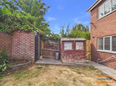 3 bedroom Semi-detached house to let in Cherwell Drive, Walsall, WS8