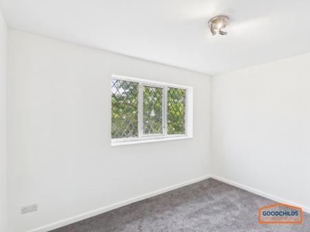 3 bedroom Semi-detached house to let in Cherwell Drive, Walsall, WS8