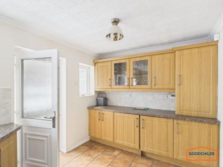 2 bedroom Semi-detached bungalow to let in Hill Street, Norton Canes, WS11