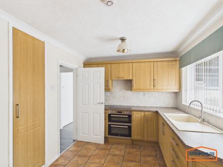 2 bedroom Semi-detached bungalow to let in Hill Street, Norton Canes, WS11