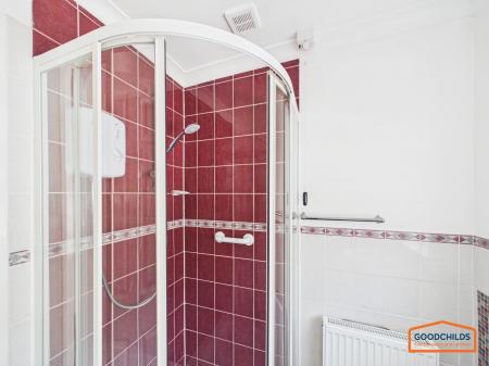 2 bedroom Semi-detached bungalow to let in Hill Street, Norton Canes, WS11
