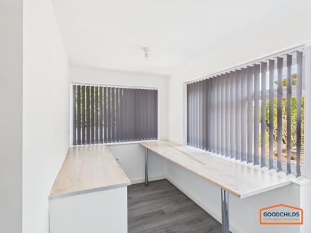 3 bedroom Semi-detached house to let in Longwood Rise, Willenhall, WV12