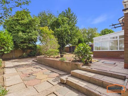 3 bedroom Semi-detached house to let in Longwood Rise, Willenhall, WV12