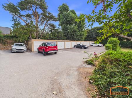 2 bedroom Flat for sale in Stafford Road, Cannock, WS11