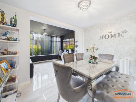 4 bedroom Detached house for sale in Simmonds Way, Walsall, WS8