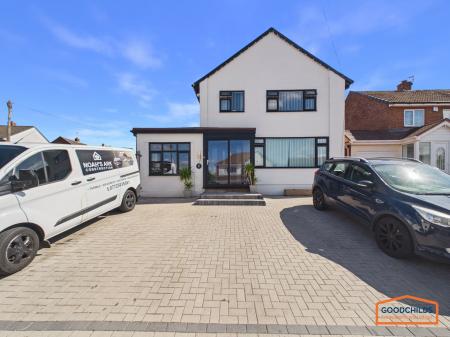 4 bedroom Detached house for sale in Simmonds Way, Walsall, WS8
