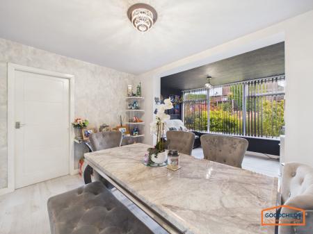 4 bedroom Detached house for sale in Simmonds Way, Walsall, WS8