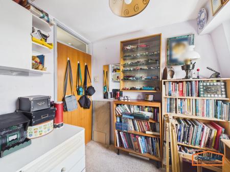 4 bedroom Detached house for sale in Berryfields, Stonnall, WS9