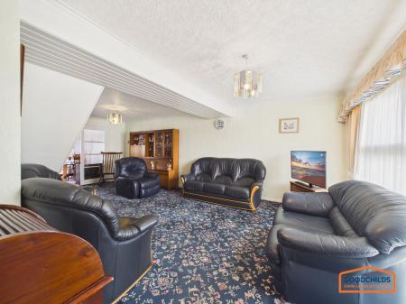 4 bedroom Detached house for sale in Berryfields, Stonnall, WS9