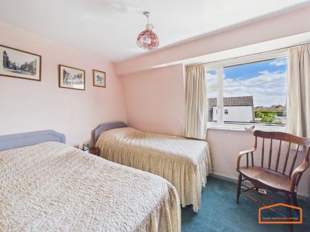 4 bedroom Detached house for sale in Berryfields, Stonnall, WS9