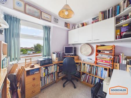 4 bedroom Detached house for sale in Berryfields, Stonnall, WS9