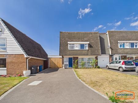 4 bedroom Detached house for sale in Berryfields, Stonnall, WS9