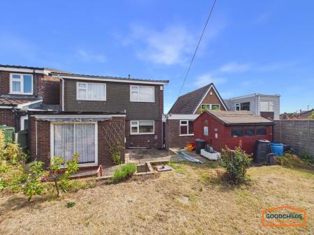 4 bedroom Detached house for sale in Berryfields, Stonnall, WS9