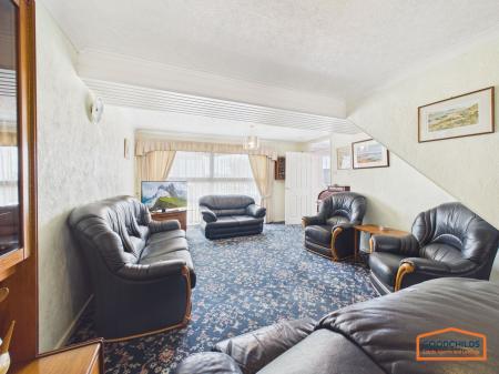 4 bedroom Detached house for sale in Berryfields, Stonnall, WS9