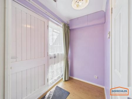 4 bedroom Detached house for sale in Berryfields, Stonnall, WS9