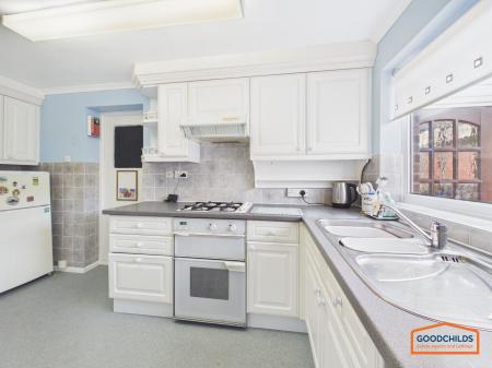 4 bedroom Detached house for sale in Berryfields, Stonnall, WS9