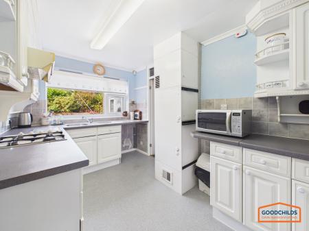 4 bedroom Detached house for sale in Berryfields, Stonnall, WS9