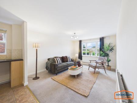 2 bedroom Flat for sale in Parkhouse Grove, Aldridge, WS9