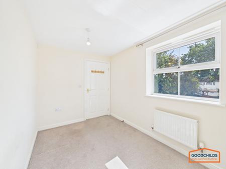2 bedroom Flat for sale in Parkhouse Grove, Aldridge, WS9