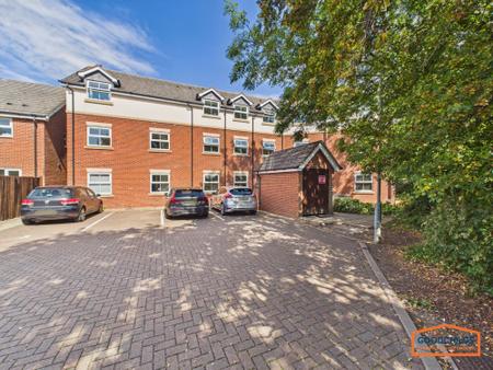 2 bedroom Flat for sale in Parkhouse Grove, Aldridge, WS9