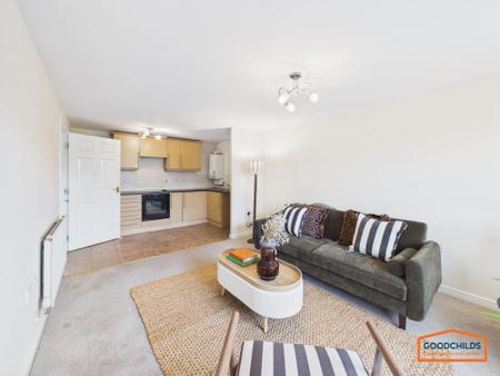 2 bedroom Flat for sale in Parkhouse Grove, Aldridge, WS9