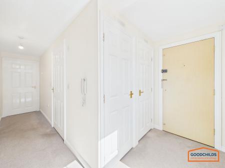 2 bedroom Flat for sale in Parkhouse Grove, Aldridge, WS9