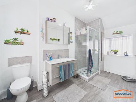 2 bedroom Semi-detached house for sale in Lindon Road, Walsall, WS8