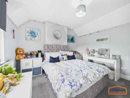 2 bedroom Semi-detached house for sale in Lindon Road, Walsall, WS8