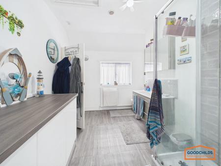 2 bedroom Semi-detached house for sale in Lindon Road, Walsall, WS8