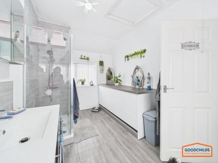 2 bedroom Semi-detached house for sale in Lindon Road, Walsall, WS8