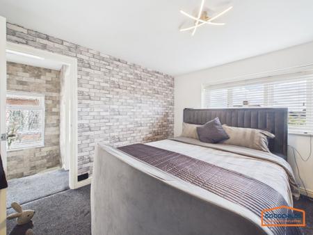 3 bedroom Semi-detached house for sale in Whitehorse Road, Walsall, WS8