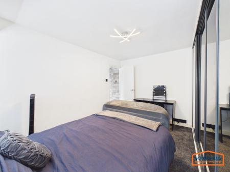 3 bedroom Semi-detached house for sale in Whitehorse Road, Walsall, WS8