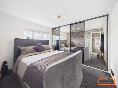 3 bedroom Semi-detached house for sale in Whitehorse Road, Walsall, WS8