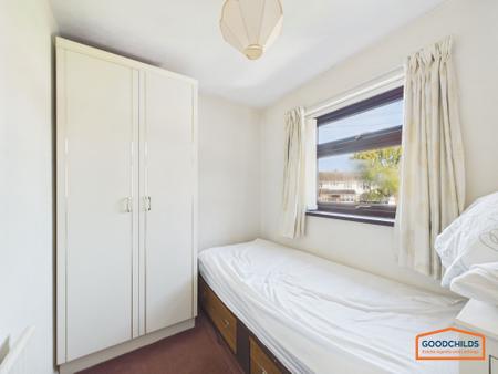 3 bedroom Semi-detached house for sale in Railswood Drive, Walsall, WS3