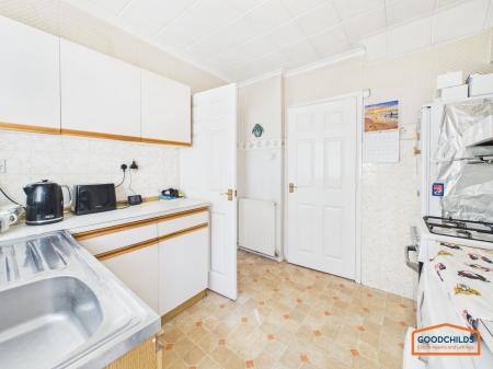 3 bedroom Semi-detached house for sale in Railswood Drive, Walsall, WS3