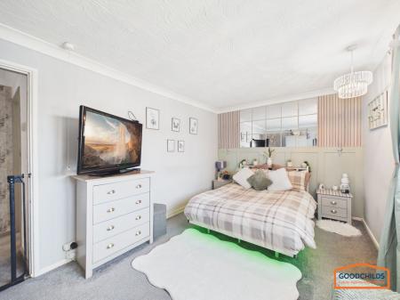 2 bedroom Semi-detached house for sale in Fullelove Road, Brownhills, WS8