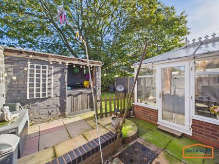 2 bedroom Semi-detached house for sale in Fullelove Road, Brownhills, WS8