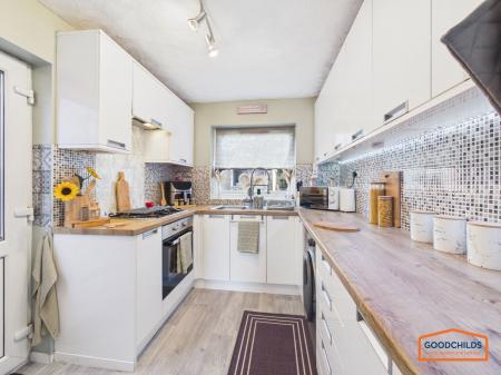 2 bedroom Semi-detached house for sale in Fullelove Road, Brownhills, WS8