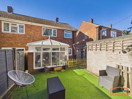 2 bedroom Semi-detached house for sale in Fullelove Road, Brownhills, WS8