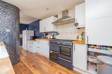 3 bedroom End of terrace house to let in Lichfield Road, Brownhills, WS8