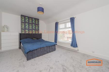 3 bedroom End of terrace house to let in Lichfield Road, Brownhills, WS8