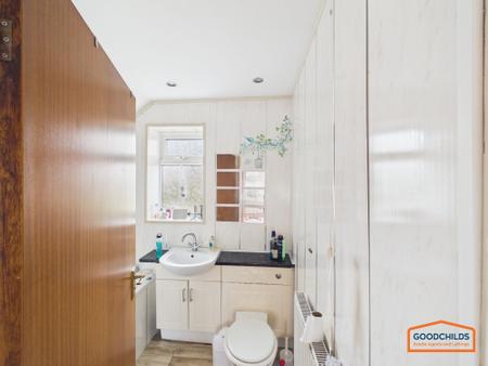 3 bedroom Semi-detached house to let in Poplar Avenue, Brownhills, WS8
