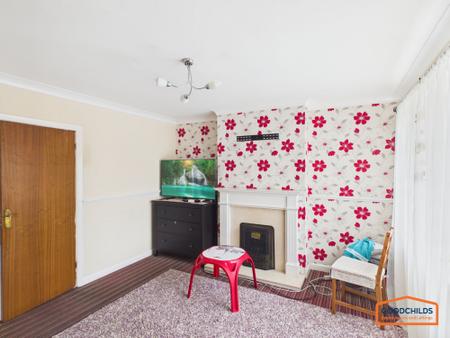 3 bedroom Semi-detached house to let in Poplar Avenue, Brownhills, WS8