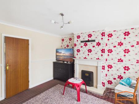 3 bedroom Semi-detached house to let in Poplar Avenue, Brownhills, WS8