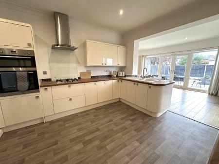4 bedroom Semi-detached house for sale in Burnside, Rolleston on Dove, Burton-on-Trent, DE13