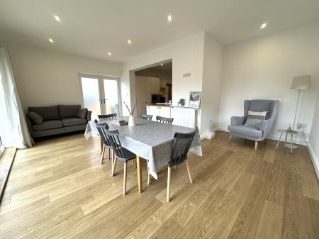 4 bedroom Semi-detached house for sale in Burnside, Rolleston on Dove, Burton-on-Trent, DE13